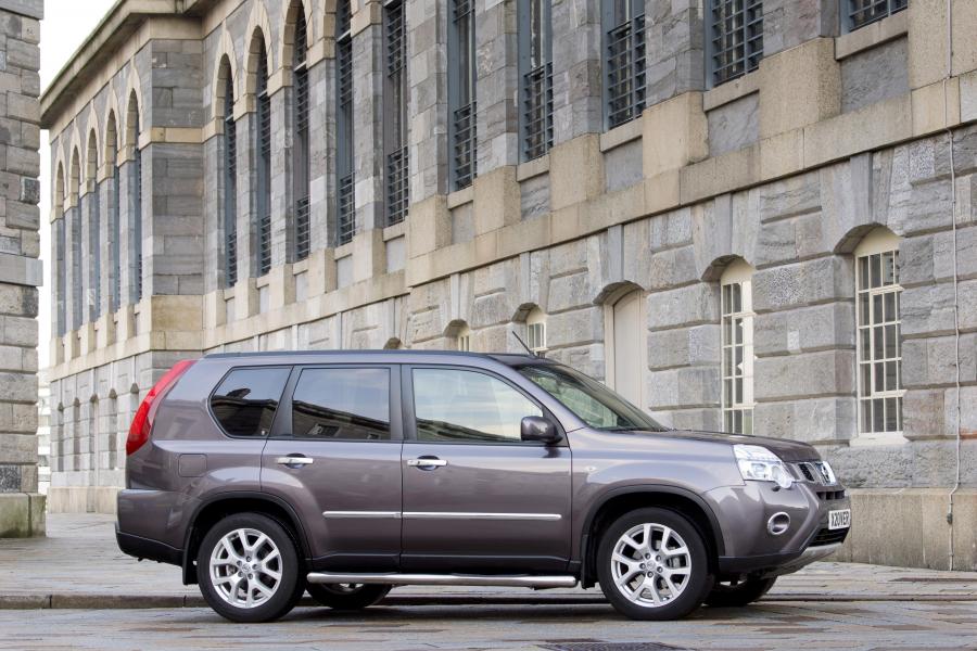  Nissan X-Trail Platinum Edition 2012 года  (UK) (фото 8 из 17)